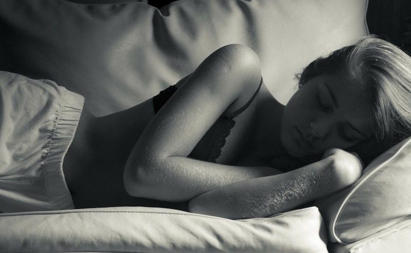 La importancia de las posturas al dormir